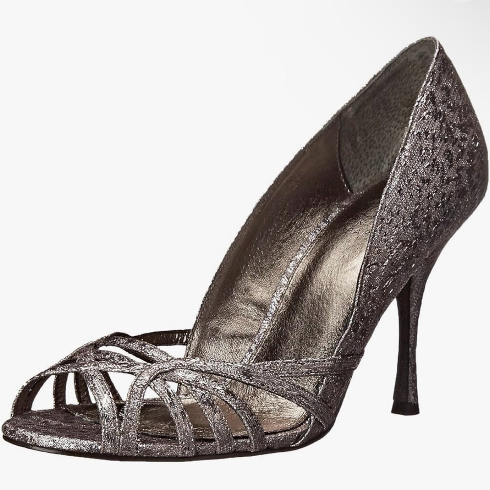 ADRIANNA PAPELL Fallon Pumps